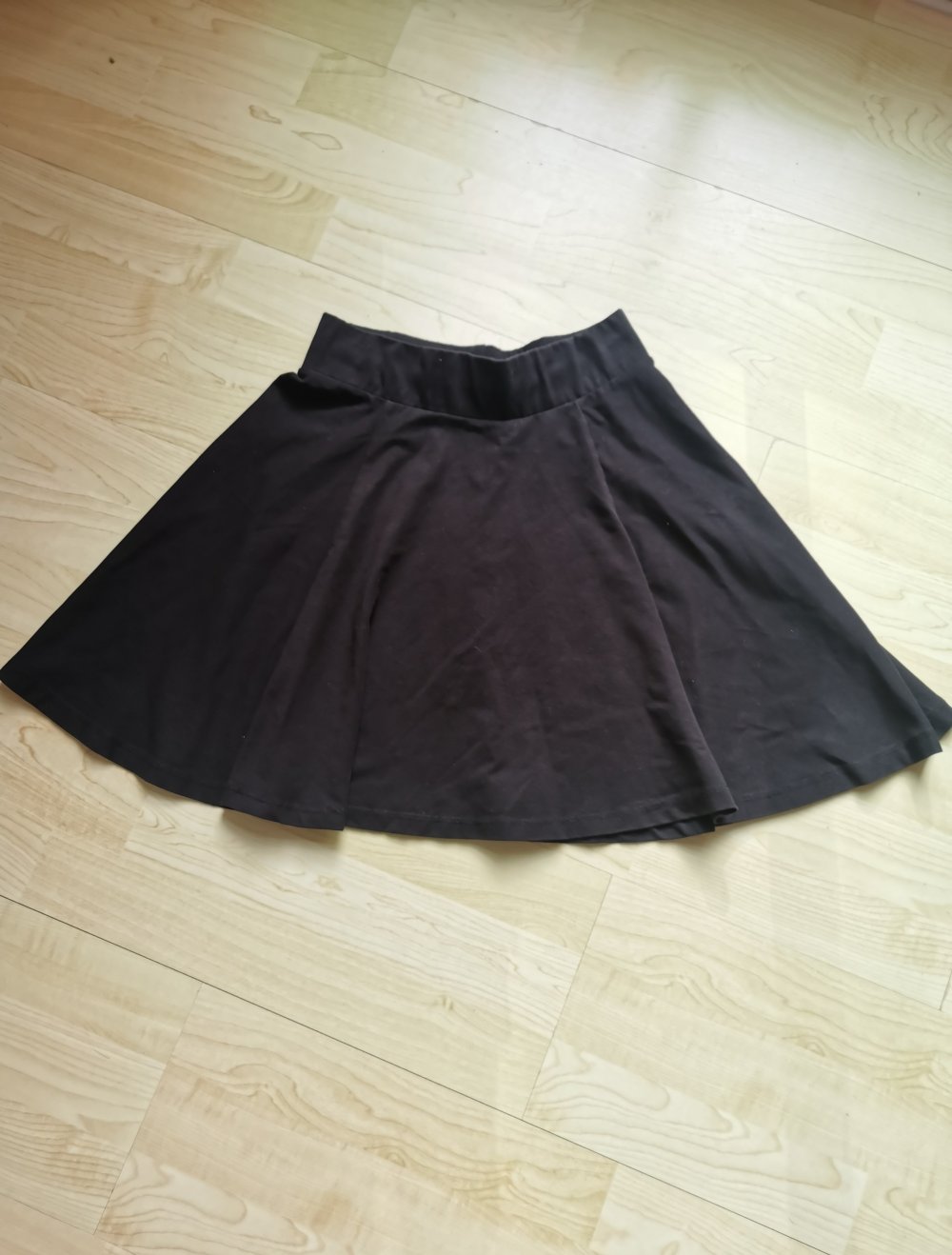 Schwarzer Basic Skaterrock von H&M