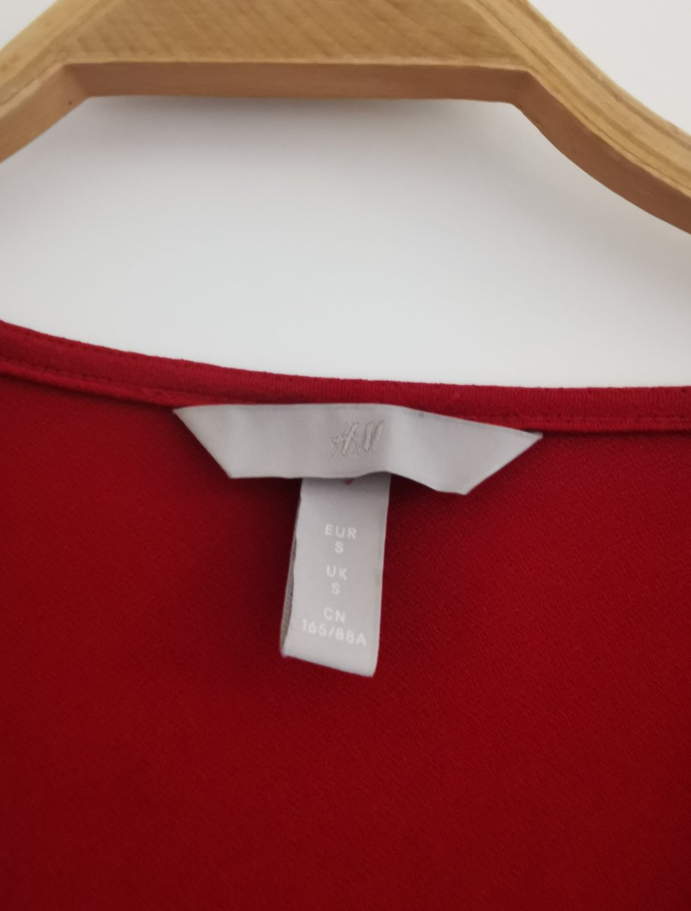 Wunderschönes rotes Kleid