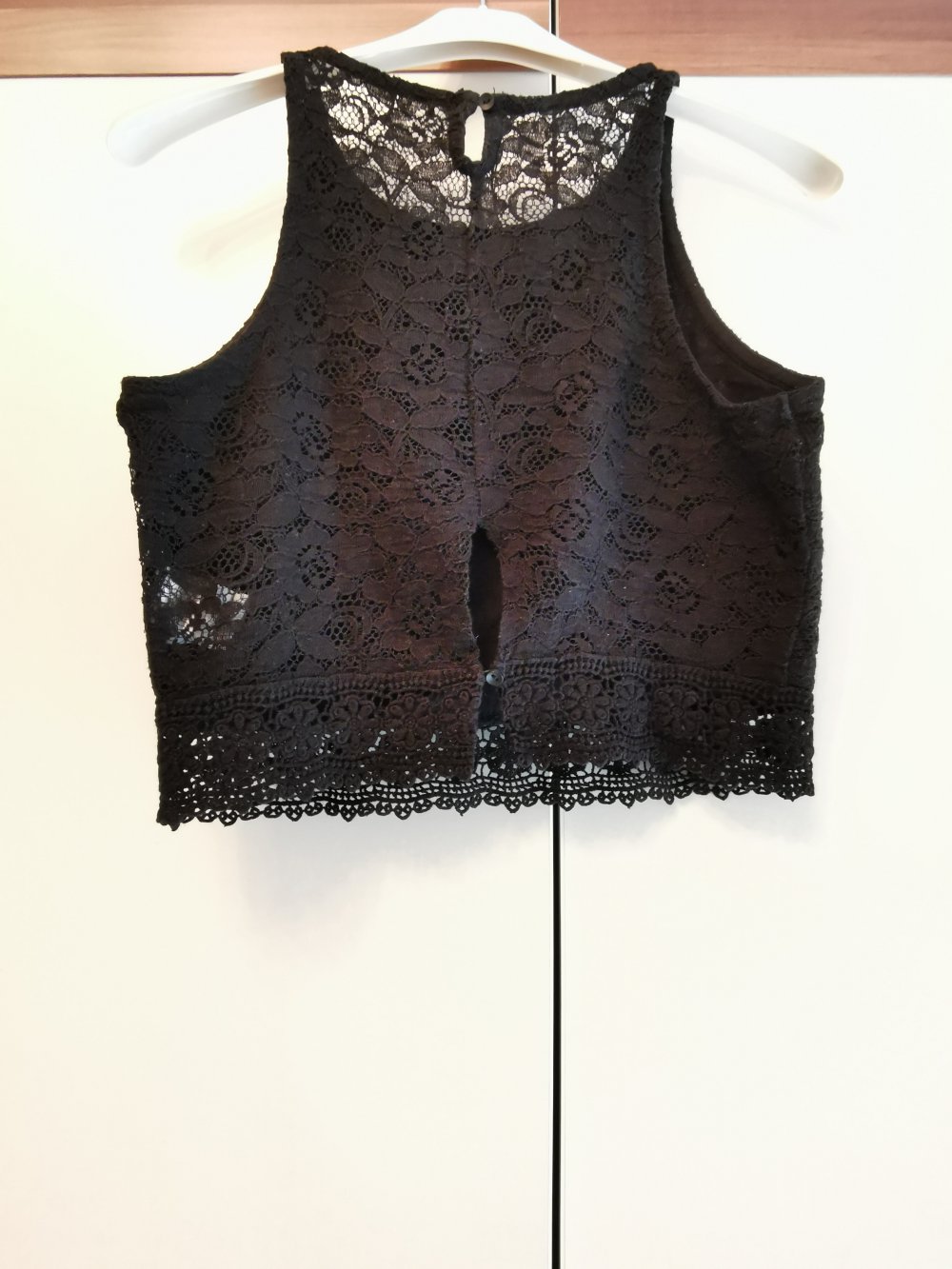 Cooles Spitzen-Croptop in XS