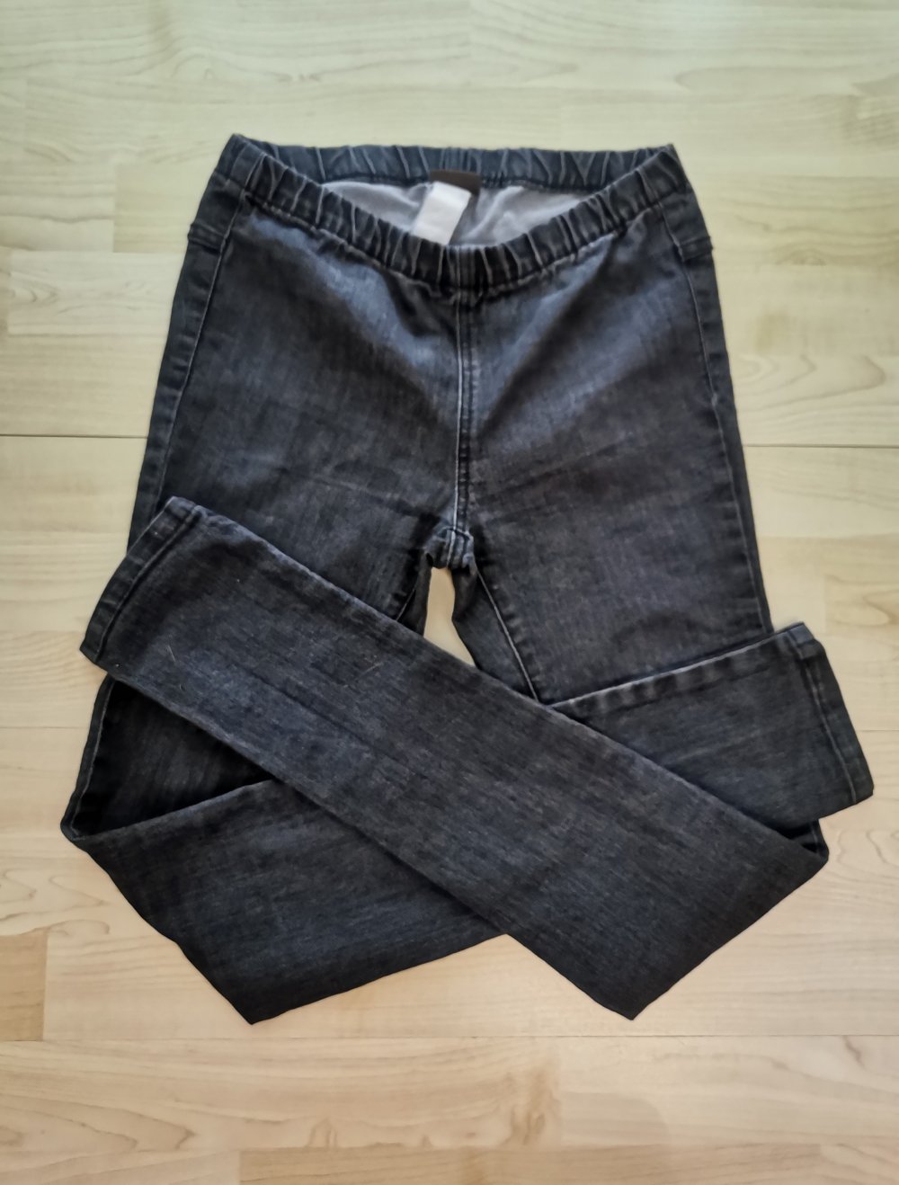 Coole schwarz-graue Jeans