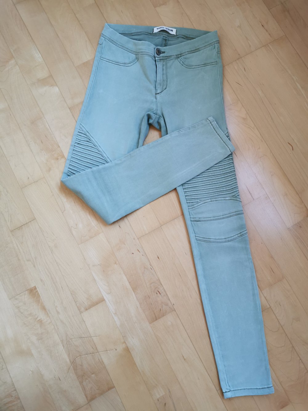 Coole hellgrüne Hose in 36