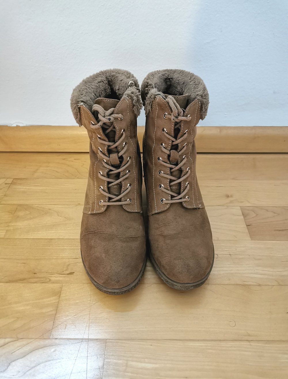 Coole Schuhe mit Keilabsatz