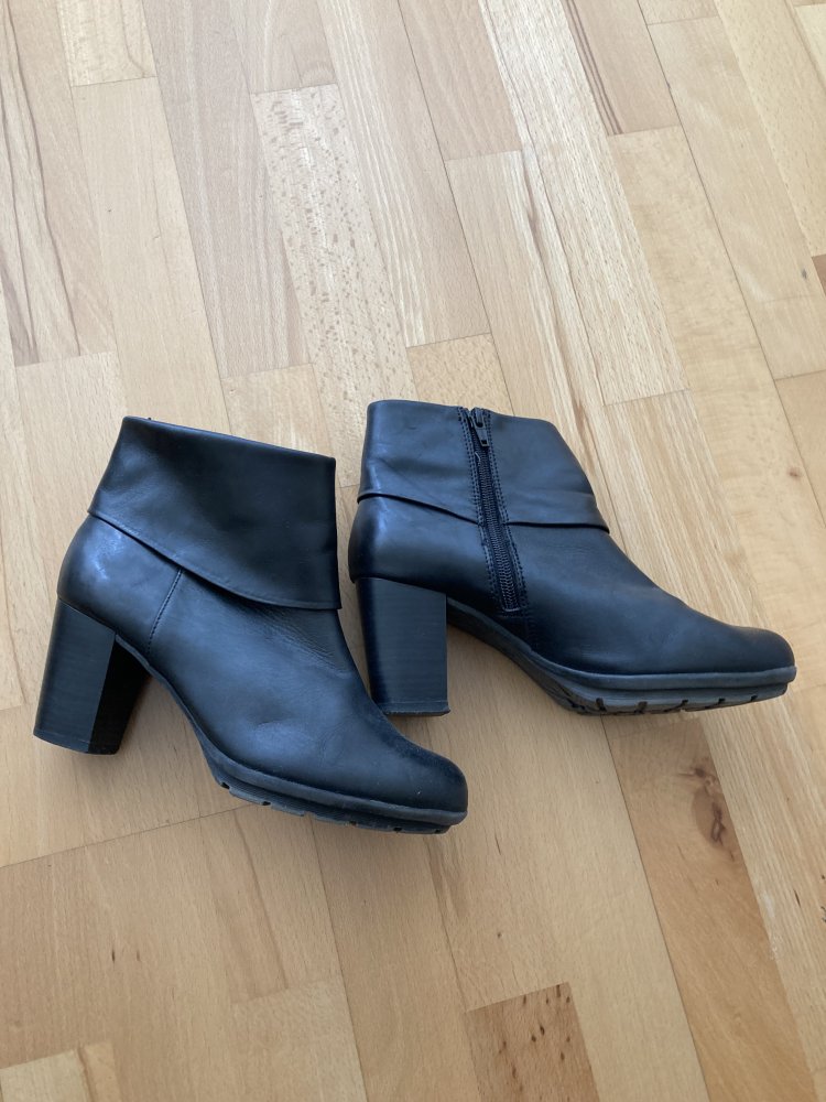 REDUZIERT Leder-Stiefelette, Gr. 38