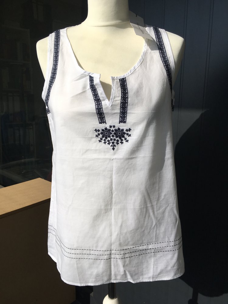 *NEU* Top von collective concepts, bestickt, Größe L (ca. 40/42)