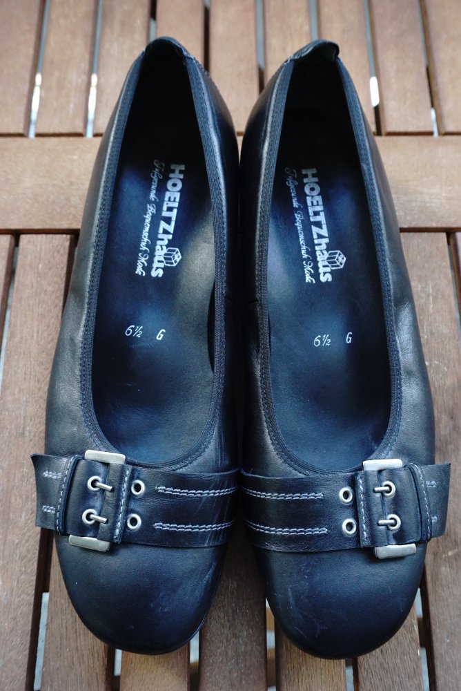 Schwarze Ballerina, Leder, Größe 6 1/2
