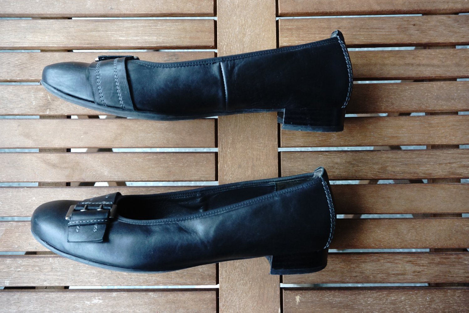 Schwarze Ballerina, Leder, Größe 6 1/2