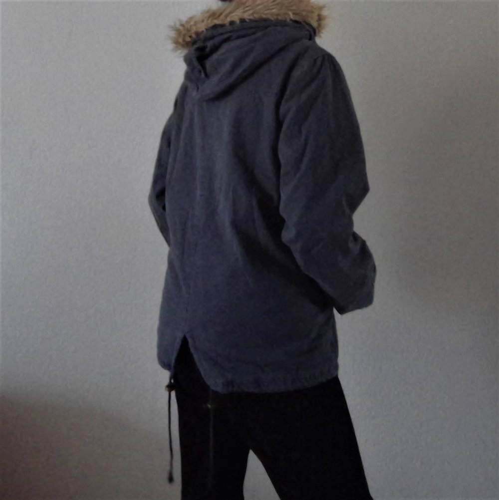 Grau blauer Parka