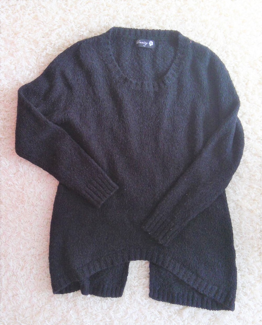 Schwarzer Pulli