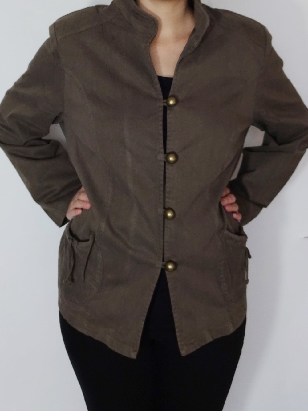 Dünne Jacke mit goldenen Knöpfen Vintage 80er Schulterpolster Gr. M