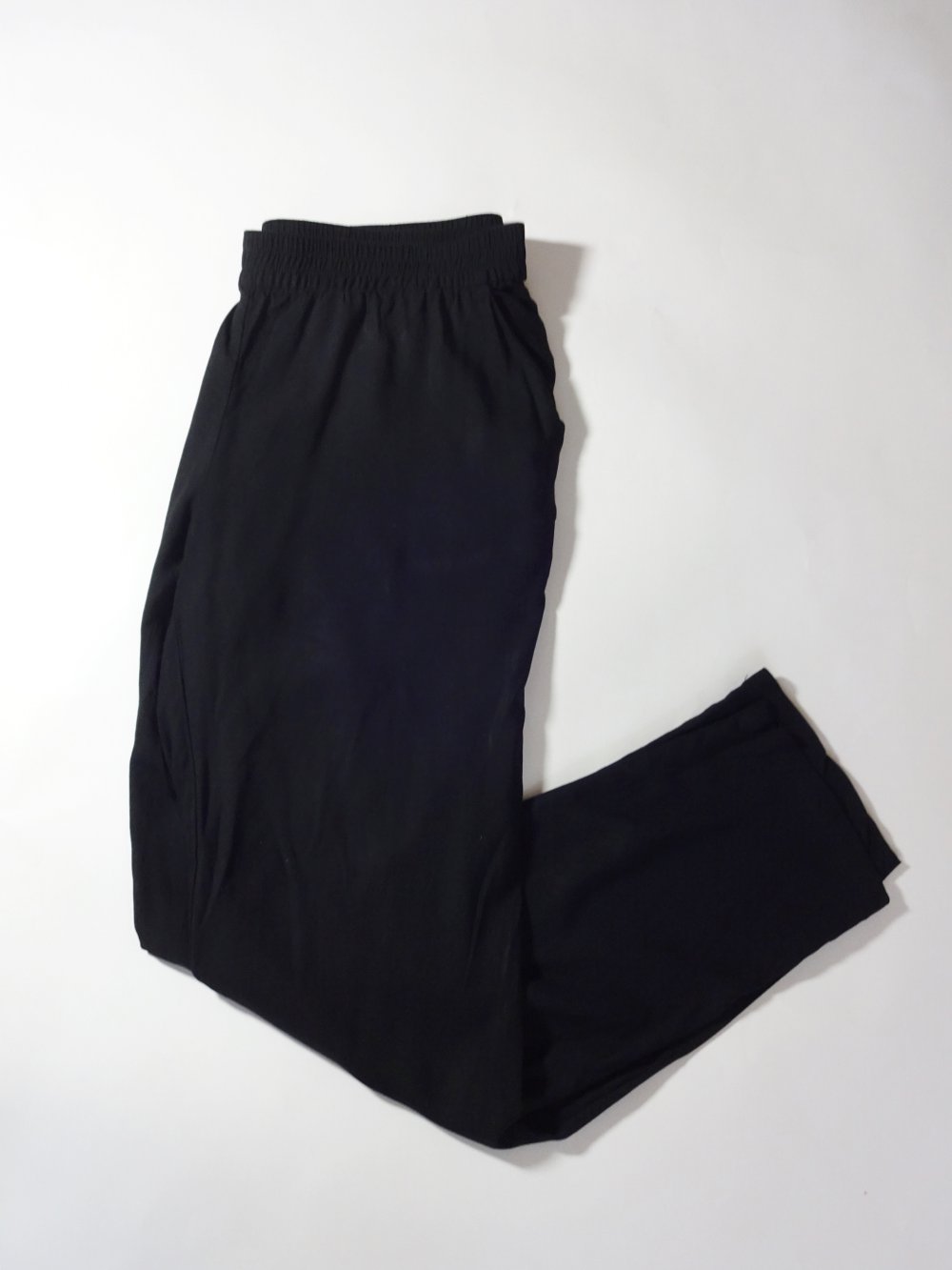 Schwarze Stoffhose Basic Gr. 42 Gr. M
