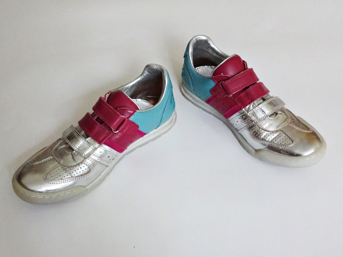 Bunte Sneaker Turnschuhe Sportschuhe Klettverschluss Oldschool Silber Pink Türkis Gr. 38