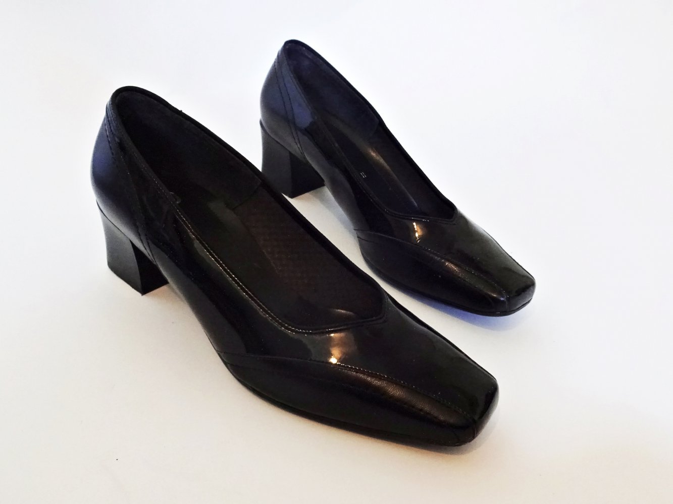 Schwarze Lackschuhe mit Blockabsatz Halbschuhe Karree Pumps Klassiker Schuhweite H Gr. 6 1/2 Gr. 40