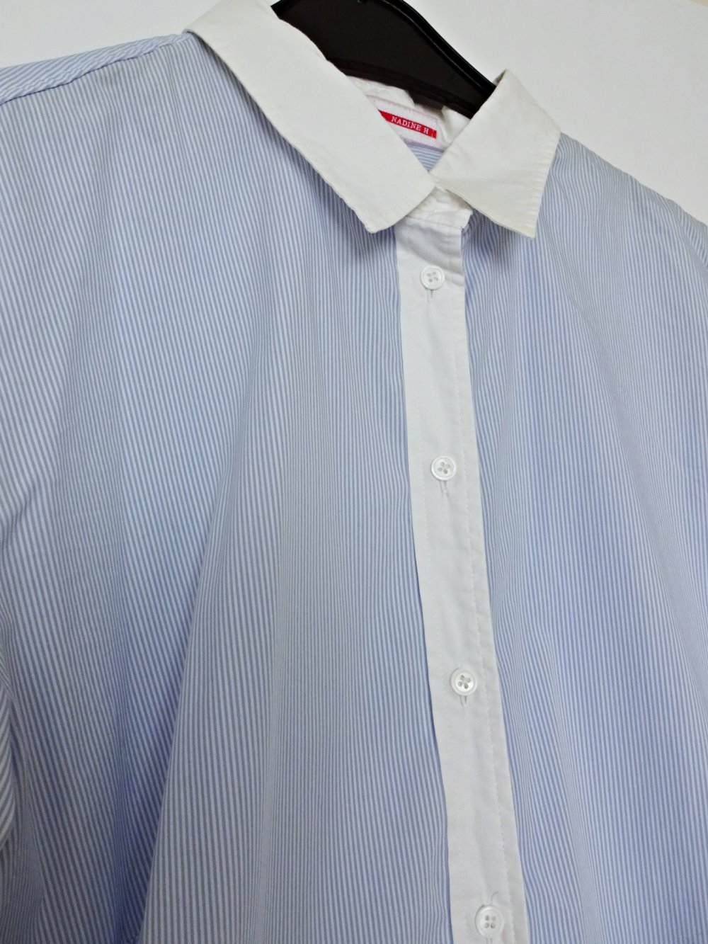 Hellblaue Bluse mit weißen Streifen Büro Business Hemd Hemdbluse Gr. M