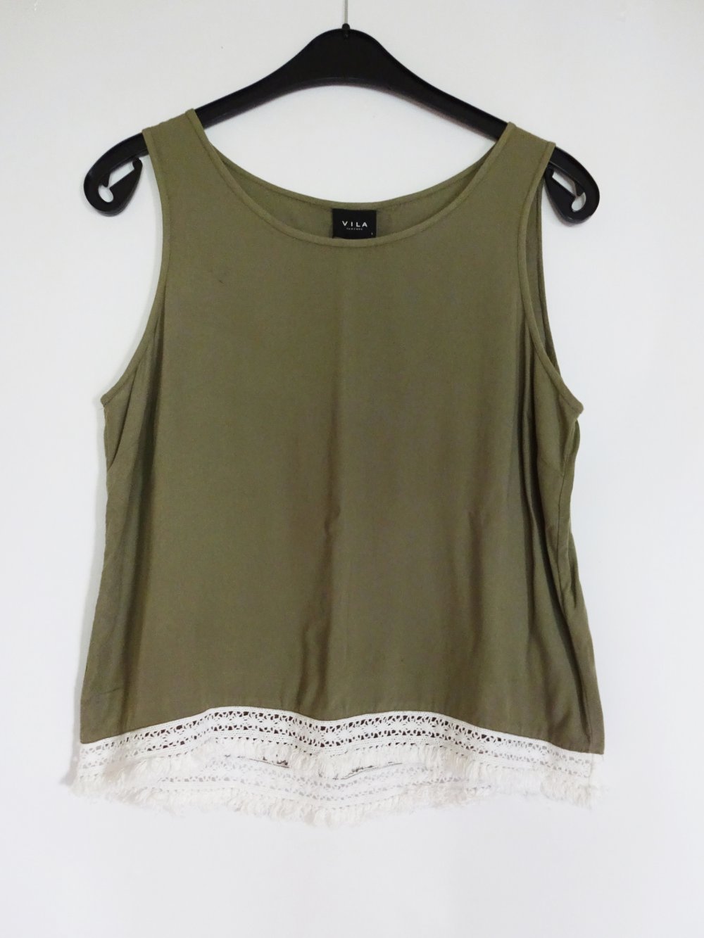 Grünes Top mit gehäkeltem Saum und Fransen Tanktop Oliv Khaki Boho Bohemian Hippie Festival Gr. L Gr. 44 Gr. 42/44