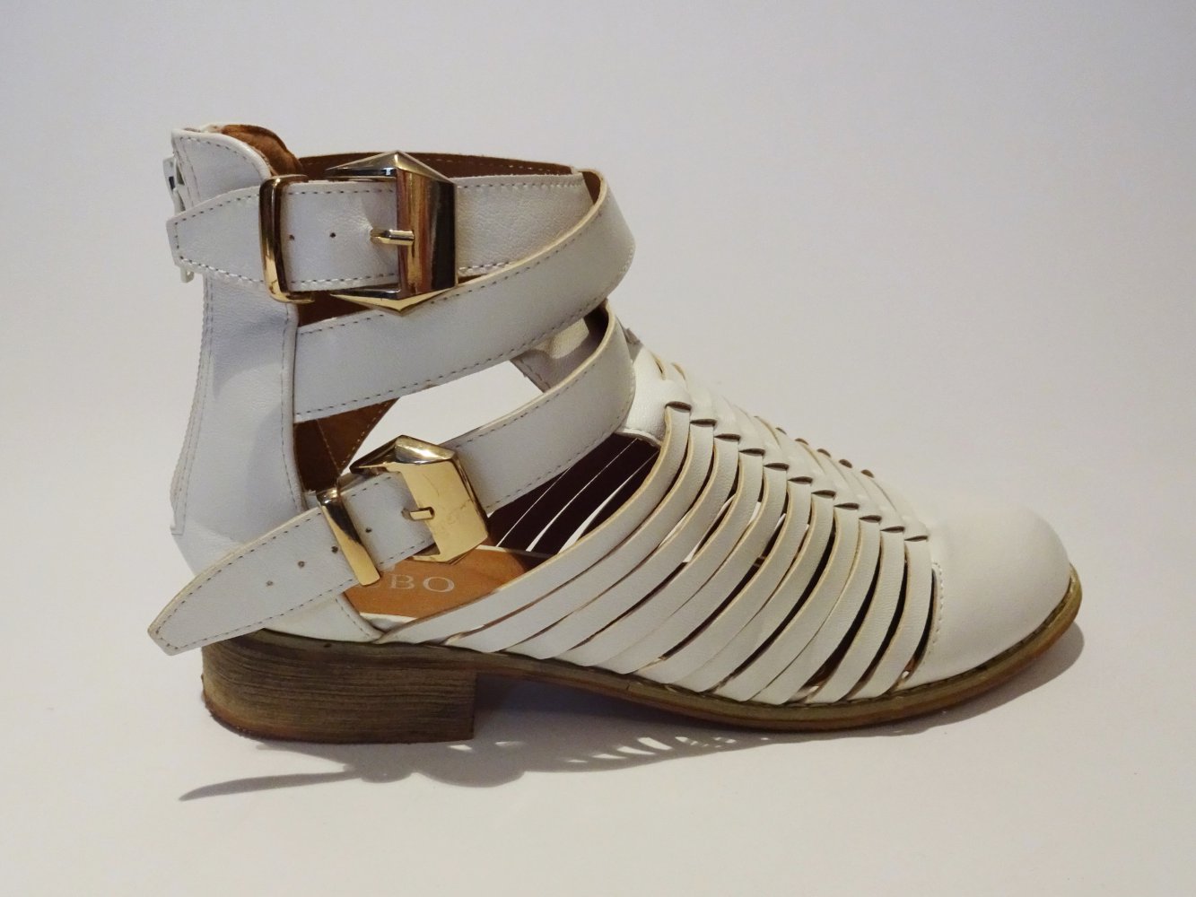 Weiße Schuhe mit goldenen Schnallen Gr. 5 Gr. 38