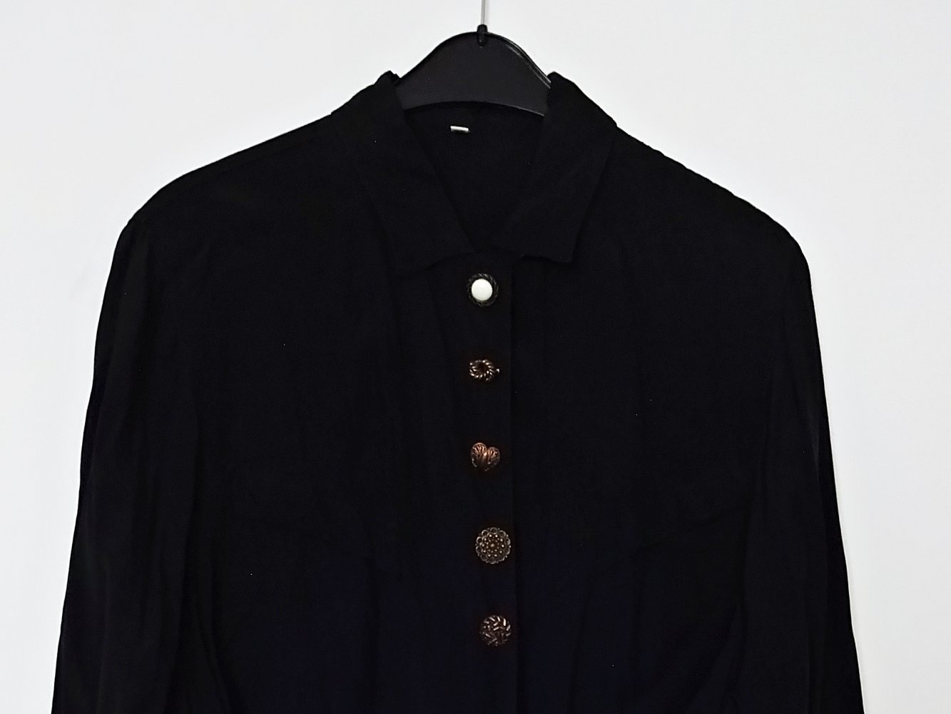 Schwarze Vintage Bluse mit Ballonärmeln und goldenen Zierknöpfen 80er Oversize Gr. M Gr. 40 Gr. 42 Gr. 40/42