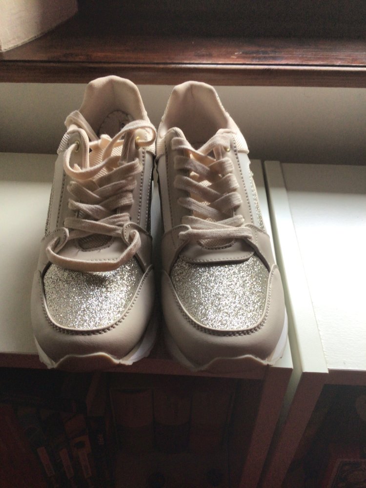 Sneaker