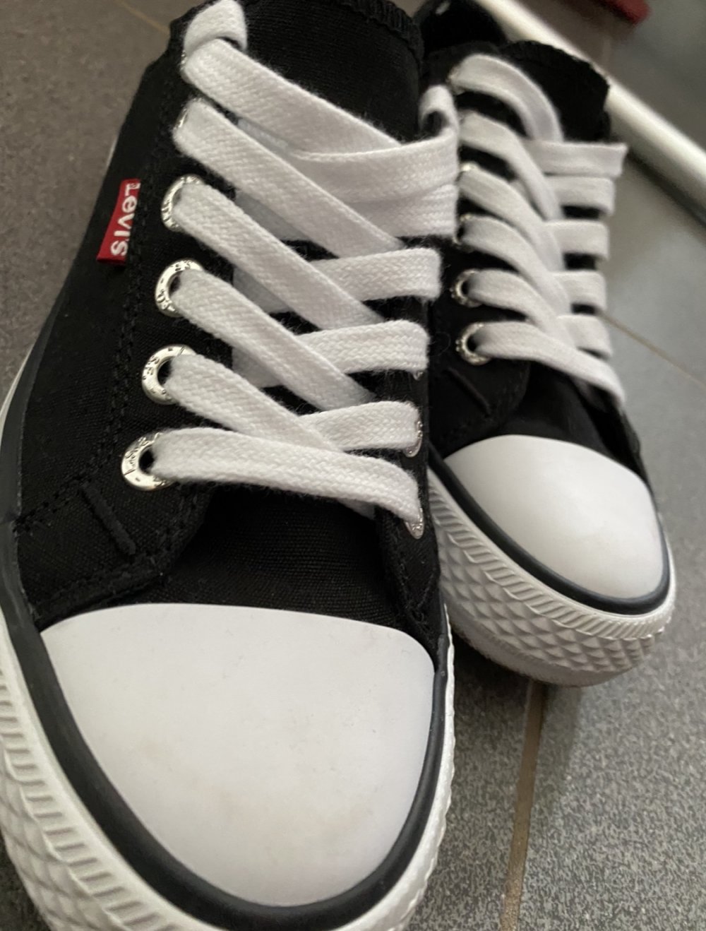 neue Levi’s sneaker gr 37