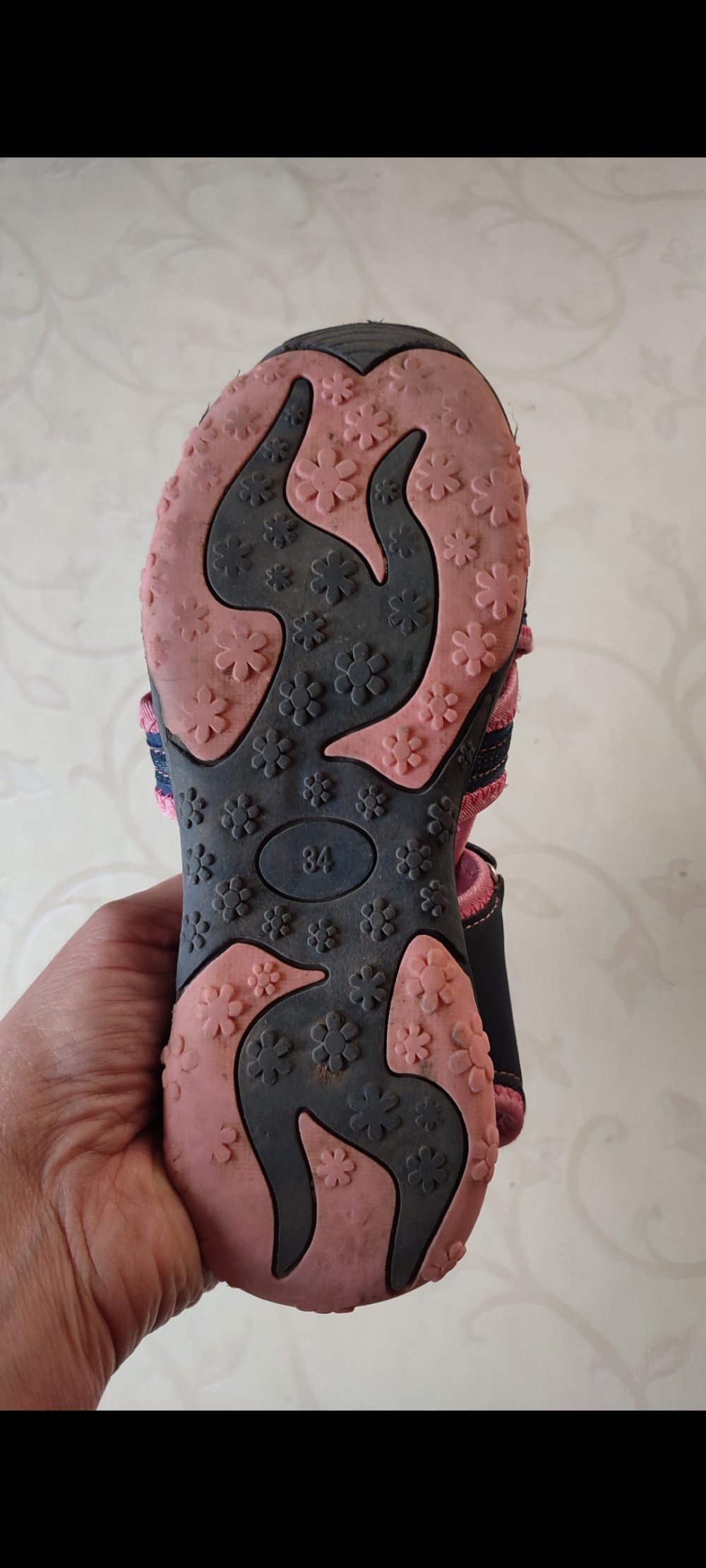Sandalen mit Blumen 