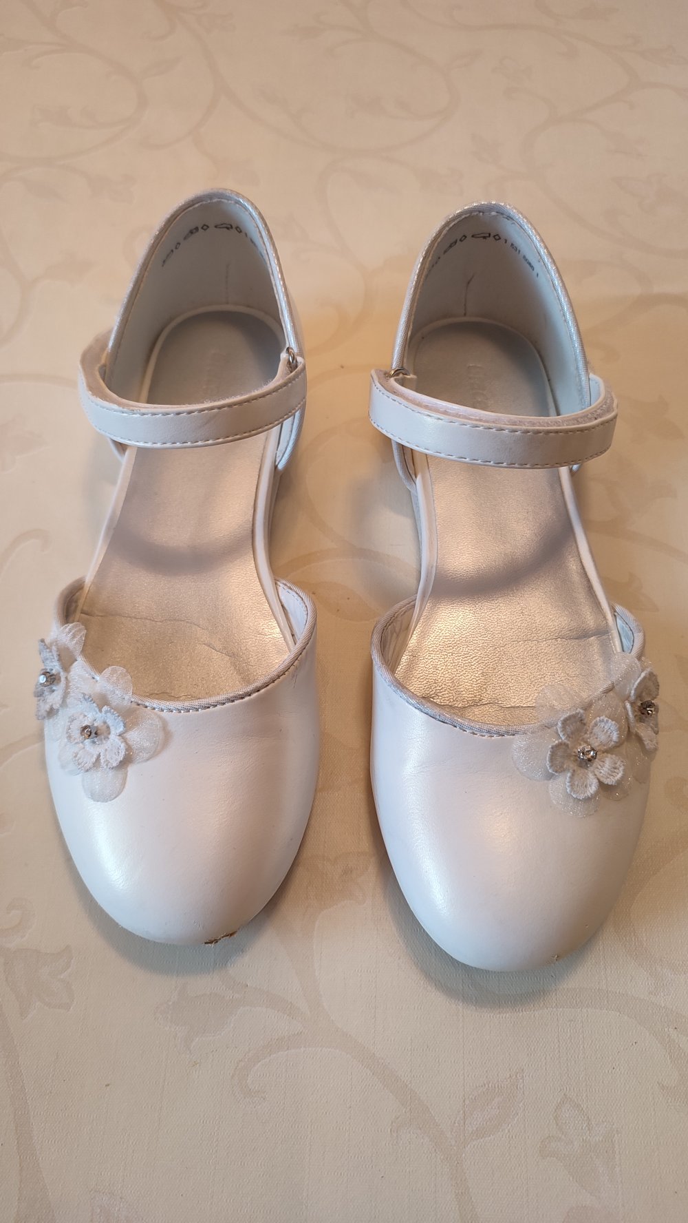 Wunderschöne Ballerina mit Blüten 
