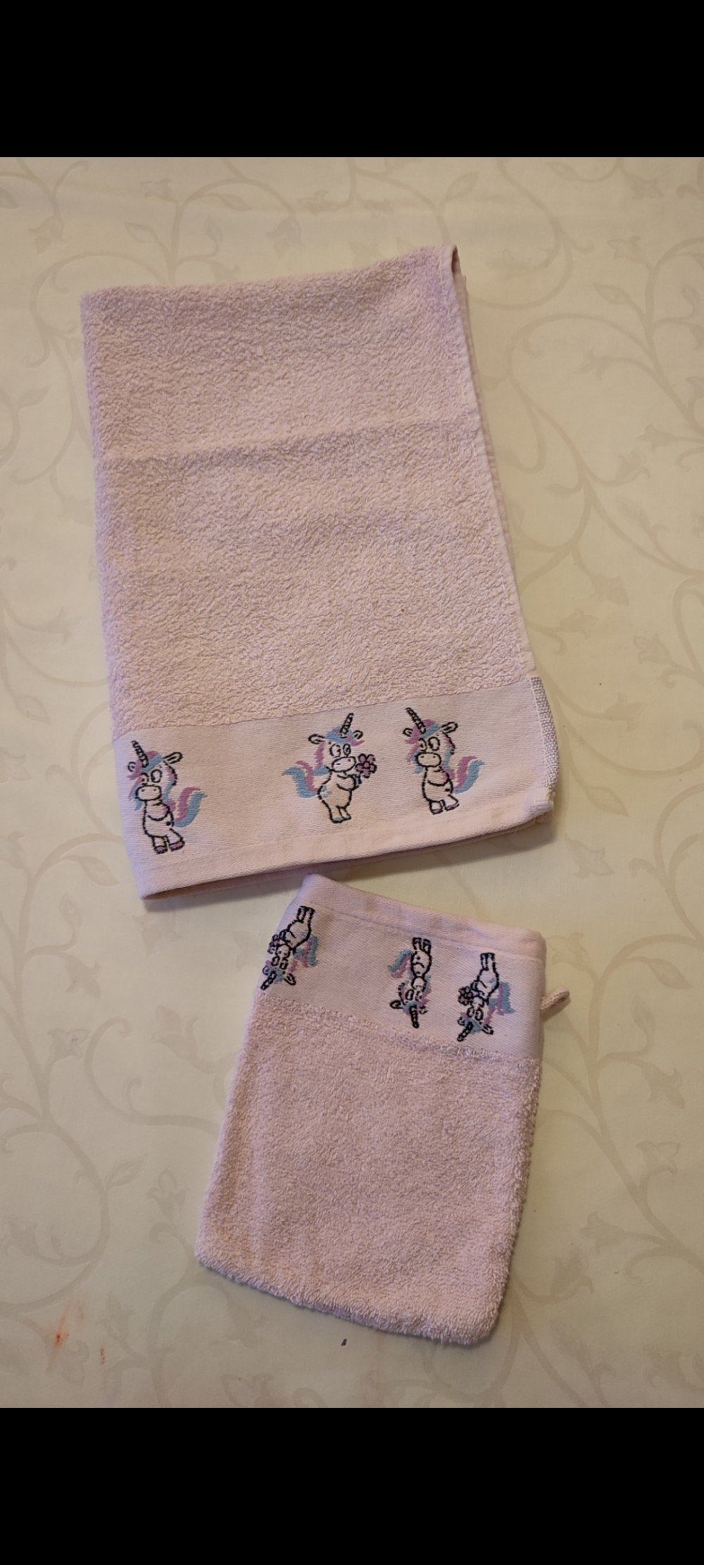 Handtuch und Waschlappen mit Einhörnern 