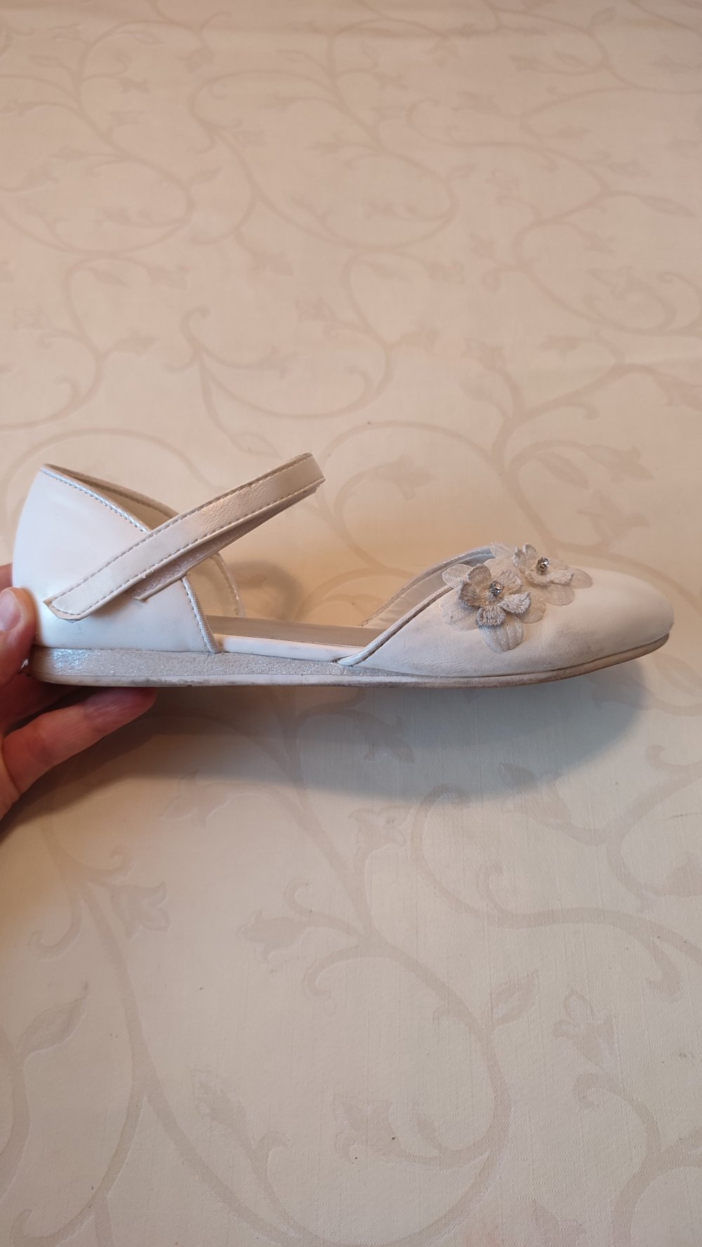 Wunderschöne Ballerina mit Blüten 