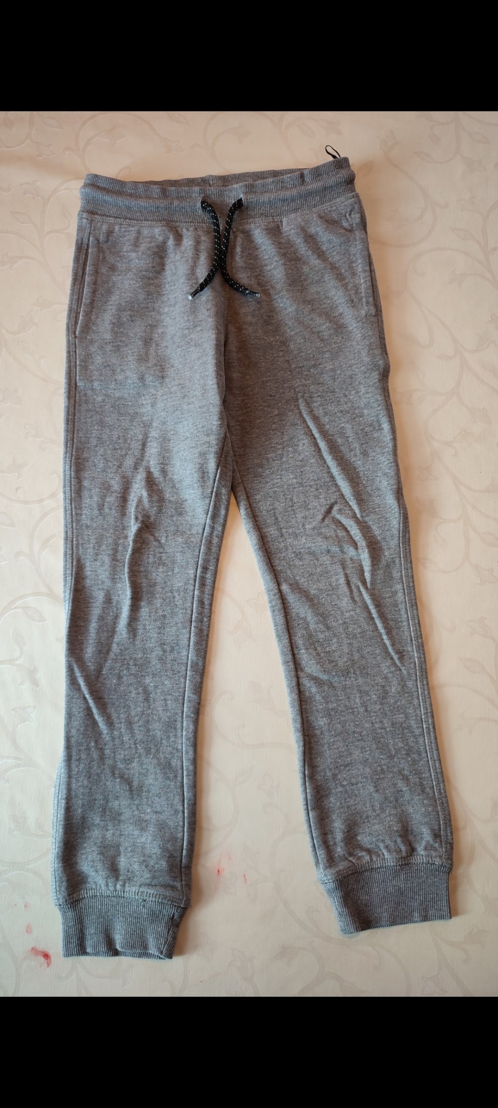 Graue Basic Jogginghose