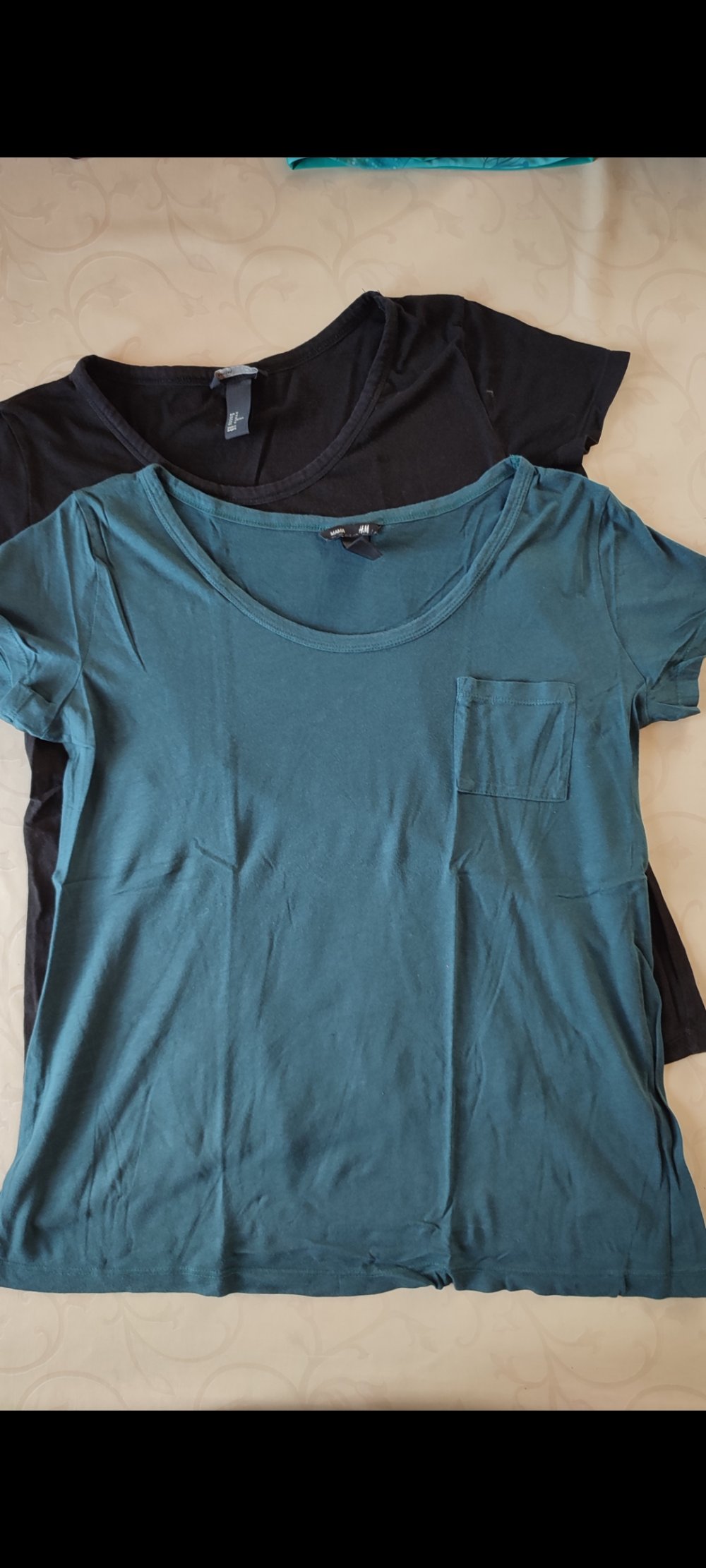 Set aus zwei Schwangerschaftsshirts mit Brusttasche