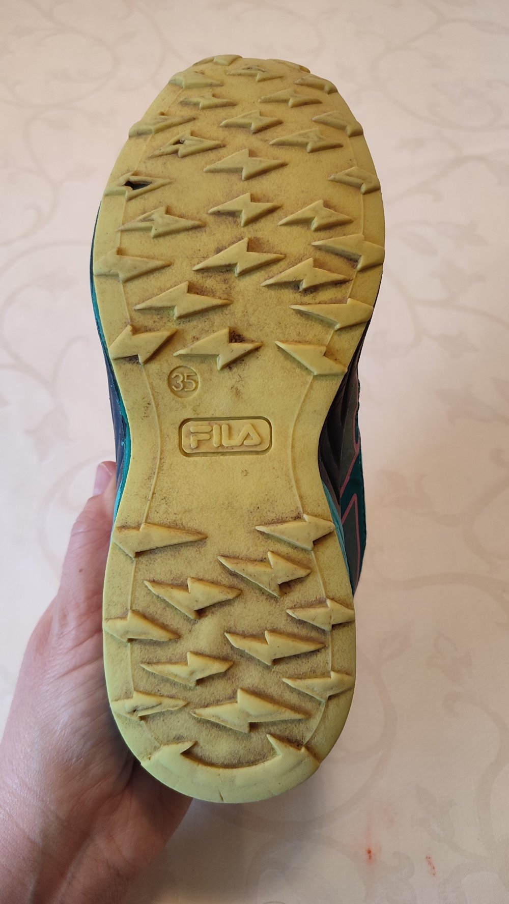 Wasserfester Trekkingschuh Größe 35
