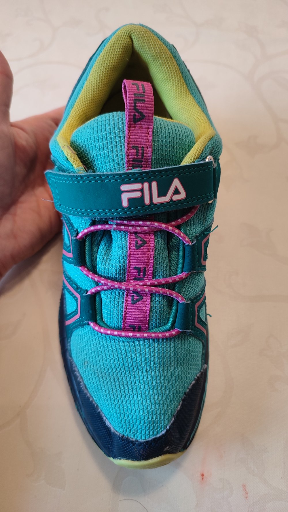 Wasserfester Trekkingschuh Größe 35