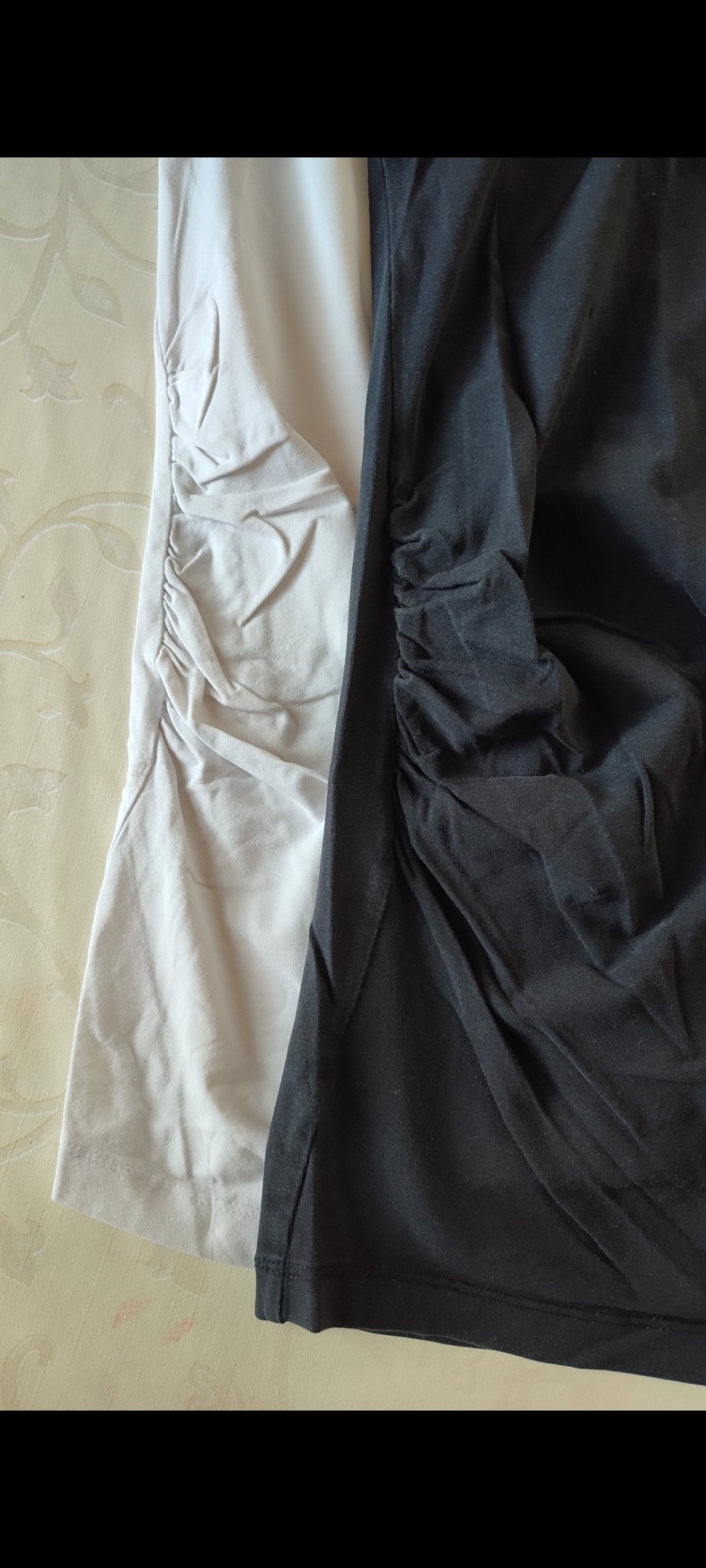 Set aus zwei Schwangerschaftsshirts