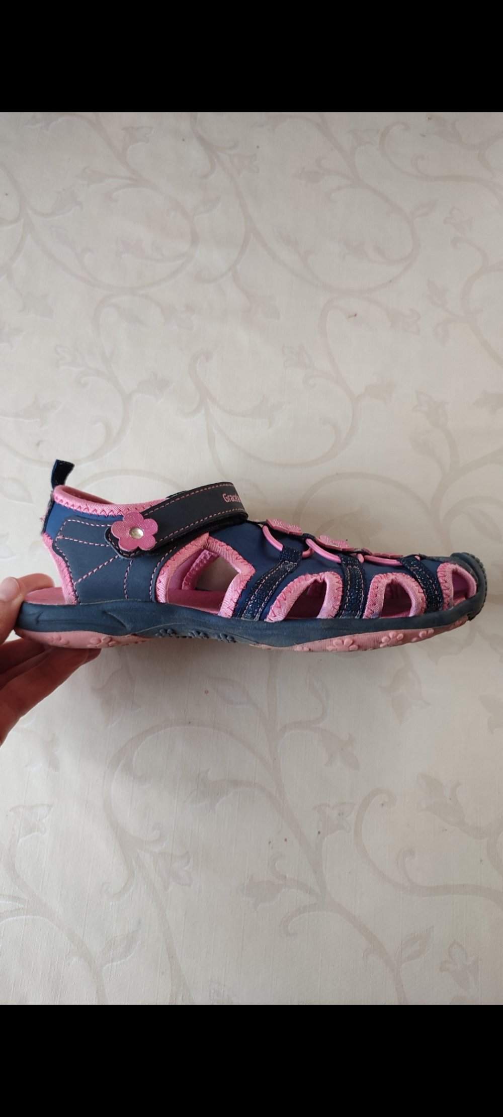 Sandalen mit Blumen 