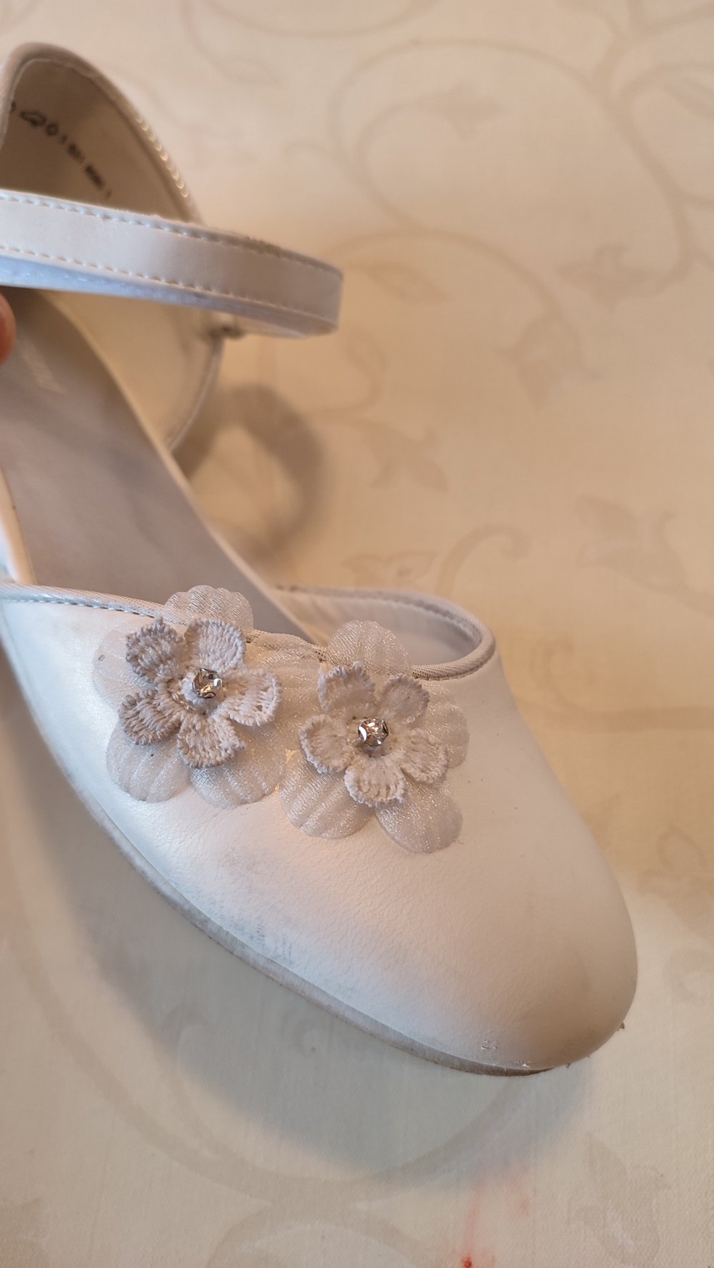 Wunderschöne Ballerina mit Blüten 