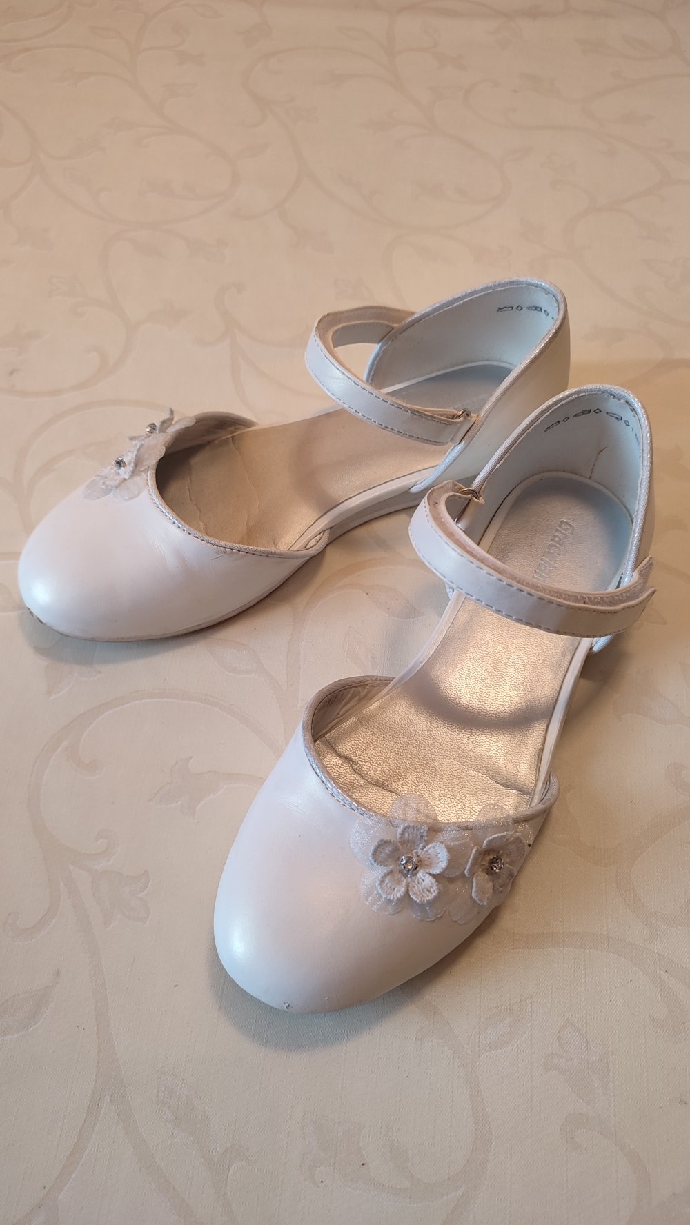 Wunderschöne Ballerina mit Blüten 