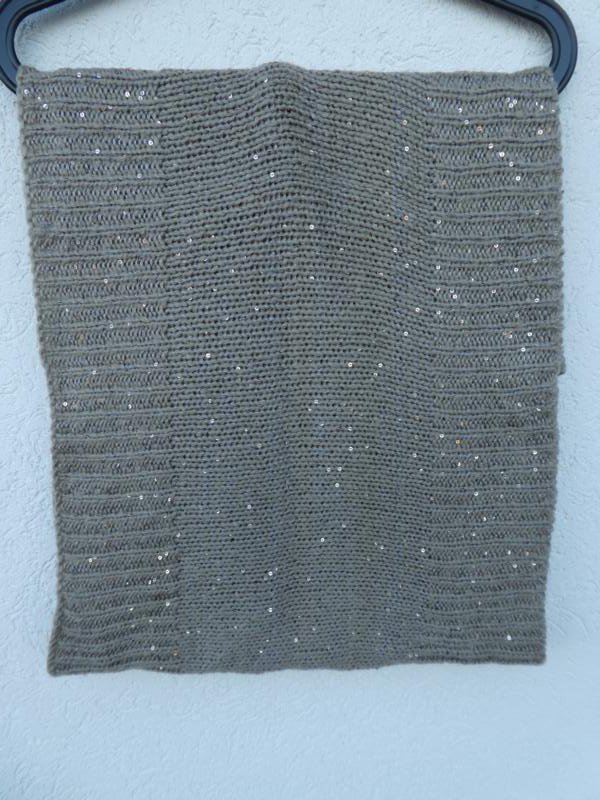 Strick-Loop-Schal mit Pailletten, grau-braun – Gebraucht, jedoch wie neu