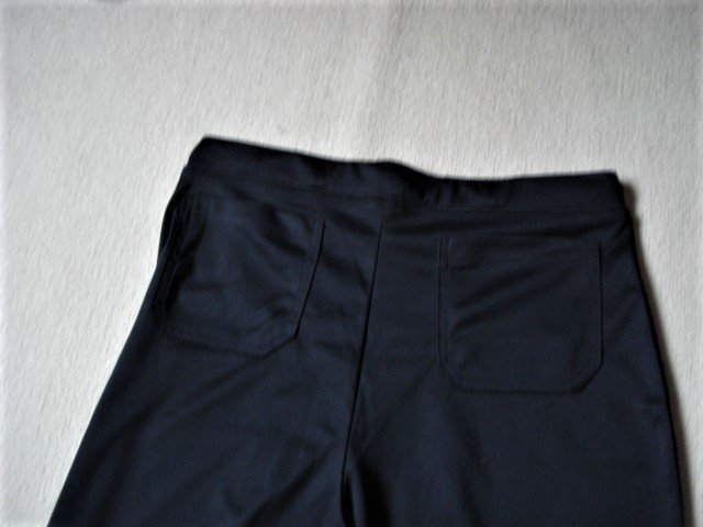 schwarze Stoffhose