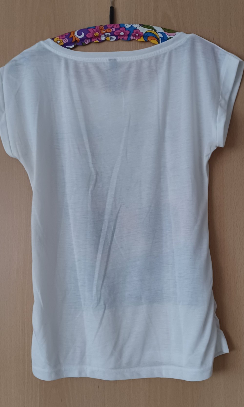 weisses kurzärmliges Shirt