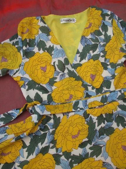 NEU * Romantik * Blumen * Blüten * Flower- Power * Hippie * Flamenco * Festival * Gipsy * Seiden- Chiffon * Wickeloptik * Tellerrock * Mini-  Kleid 
