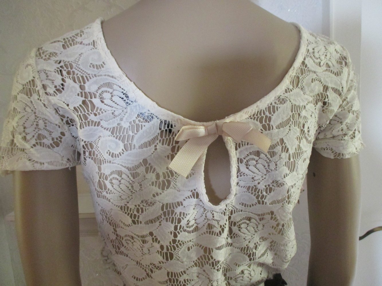 NEU * Ausgeh * Lace- Spitze * DESIGNER * Kurzarm * Schleifen * Romatik * Blusen * Corp * Top * Gr. 36/ S * cremè- beige - champagner - ercu *