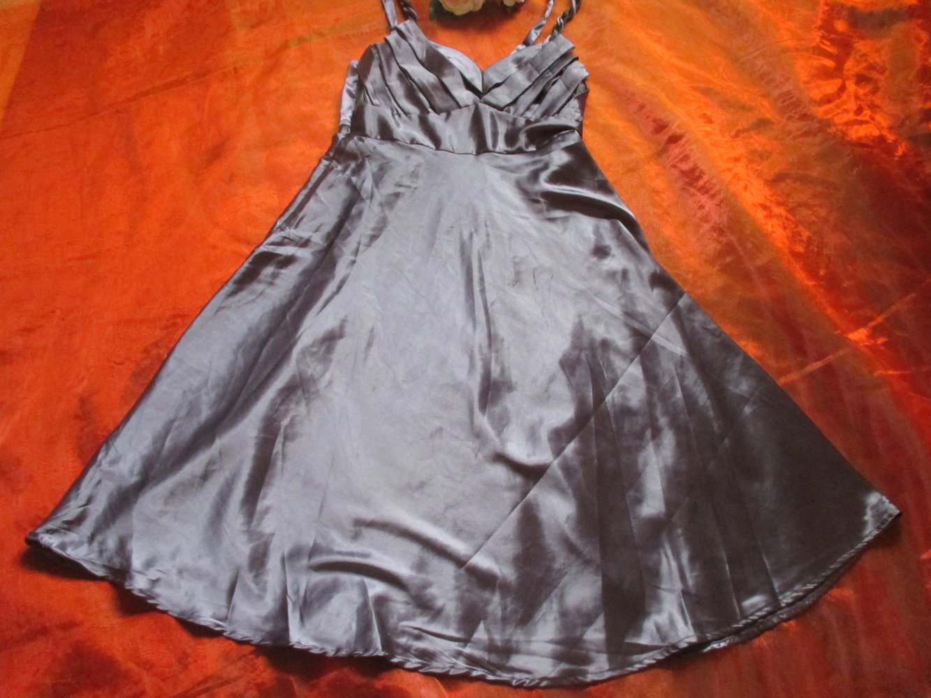 NEU Seiden Satin Abend Ausgeh Tanz Fest Flecht Träger Rockabilly Tellerrock Kleid 