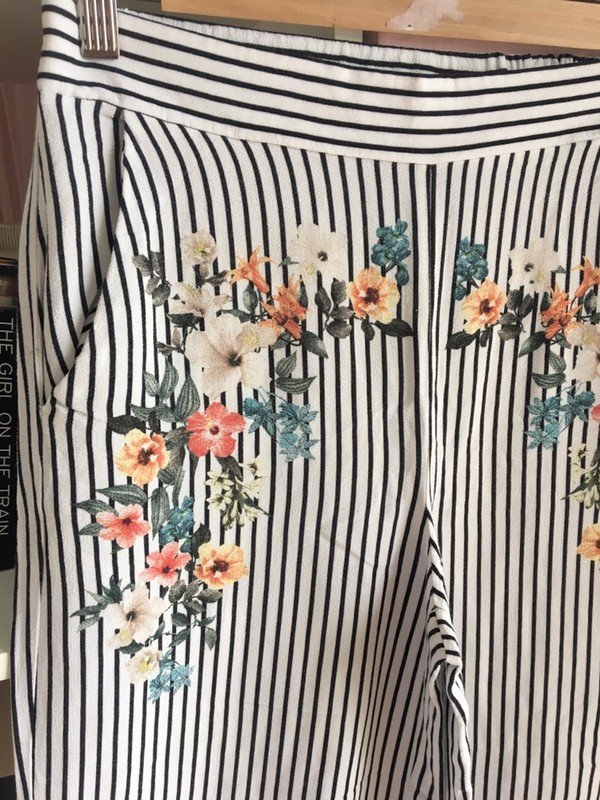 NEU * Edel * stylisch * Blumen * Blüten * Flower- Power * Marine * Navy * Sailor * Maritim * Streifen * Dreiviertel * 7/8 * Culotte * Hose 