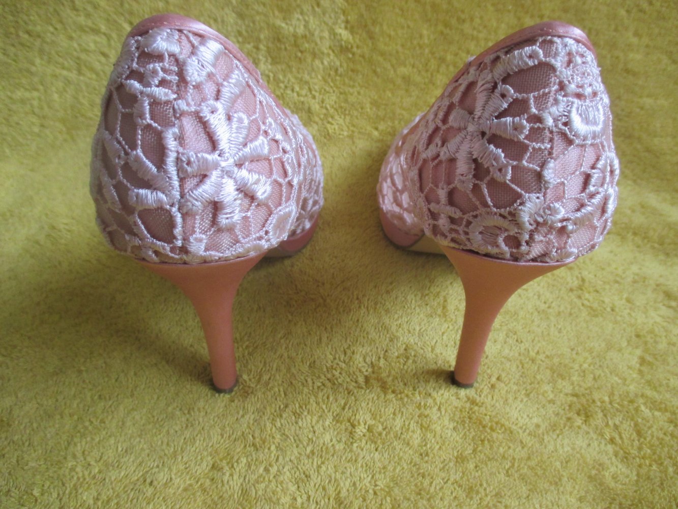 NEU und ungetragen * Blumen * Blüten * Flower * Lace- Spitze * High- Heels * Plateau * Pumps * Schuhe 