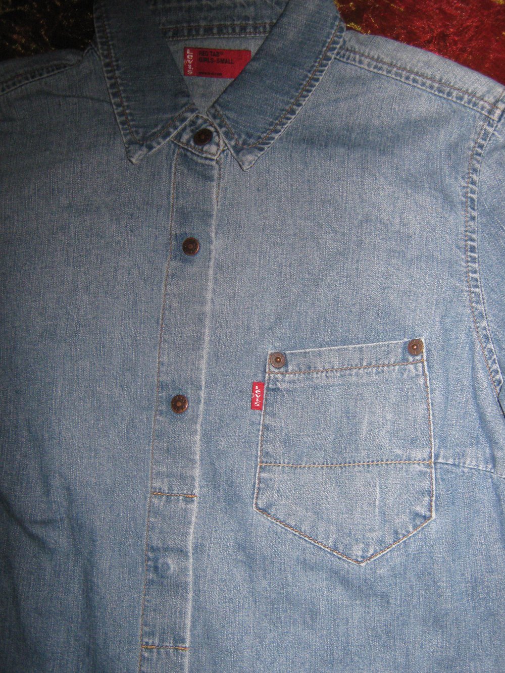 NEU * Damen * DESIGNER * Jeans * Hemd- Bluse Dreiviertel Arm ''LEVI'S®'' Original * Gr. 34- 36 XS- S * hell- blau *