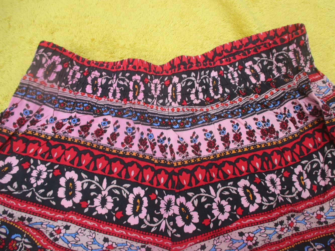 NEU * Häckel- Spitze * Boho * Gummizug * Reinschlüpf * High- Waist * Hotpants * Bermuda- Short * Hose 