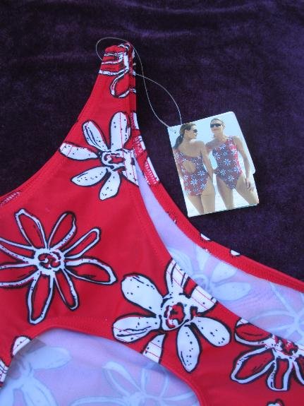 NEU mit ETIKETT * Sexy * ausgefallen * 70er Jahre * Blumen * Blüten * Flower- Power * One Shoulder * Badeanzug * Body * Einteiler 