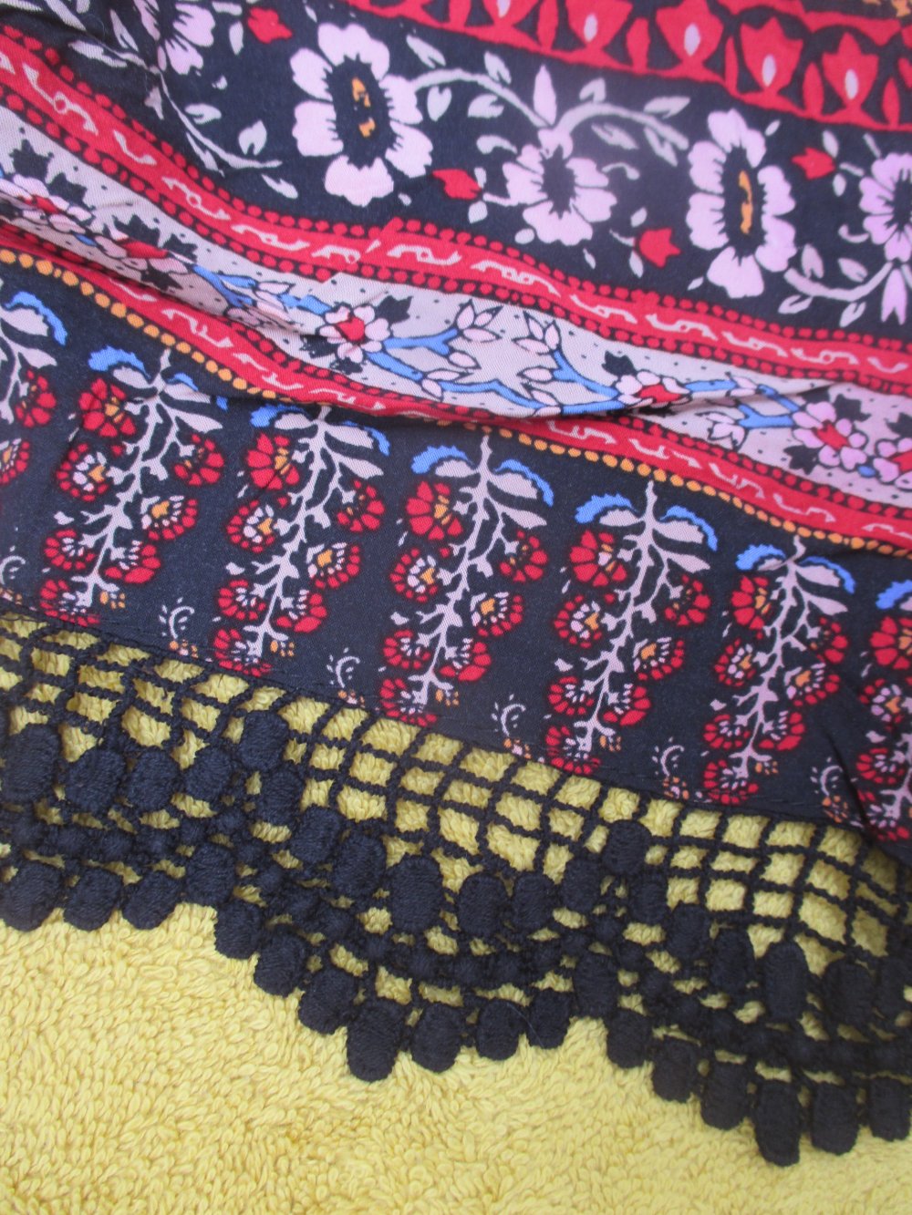 NEU * Häckel- Spitze * Boho * Gummizug * Reinschlüpf * High- Waist * Hotpants * Bermuda- Short * Hose 
