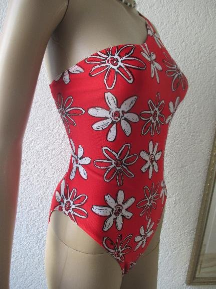 NEU mit ETIKETT * Sexy * ausgefallen * 70er Jahre * Blumen * Blüten * Flower- Power * One Shoulder * Badeanzug * Body * Einteiler 