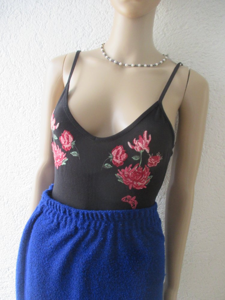  NEU * Sexy * ausgefallen * Rosen * Blüten * Romantik * Stickerei * Body * Einteiler 
