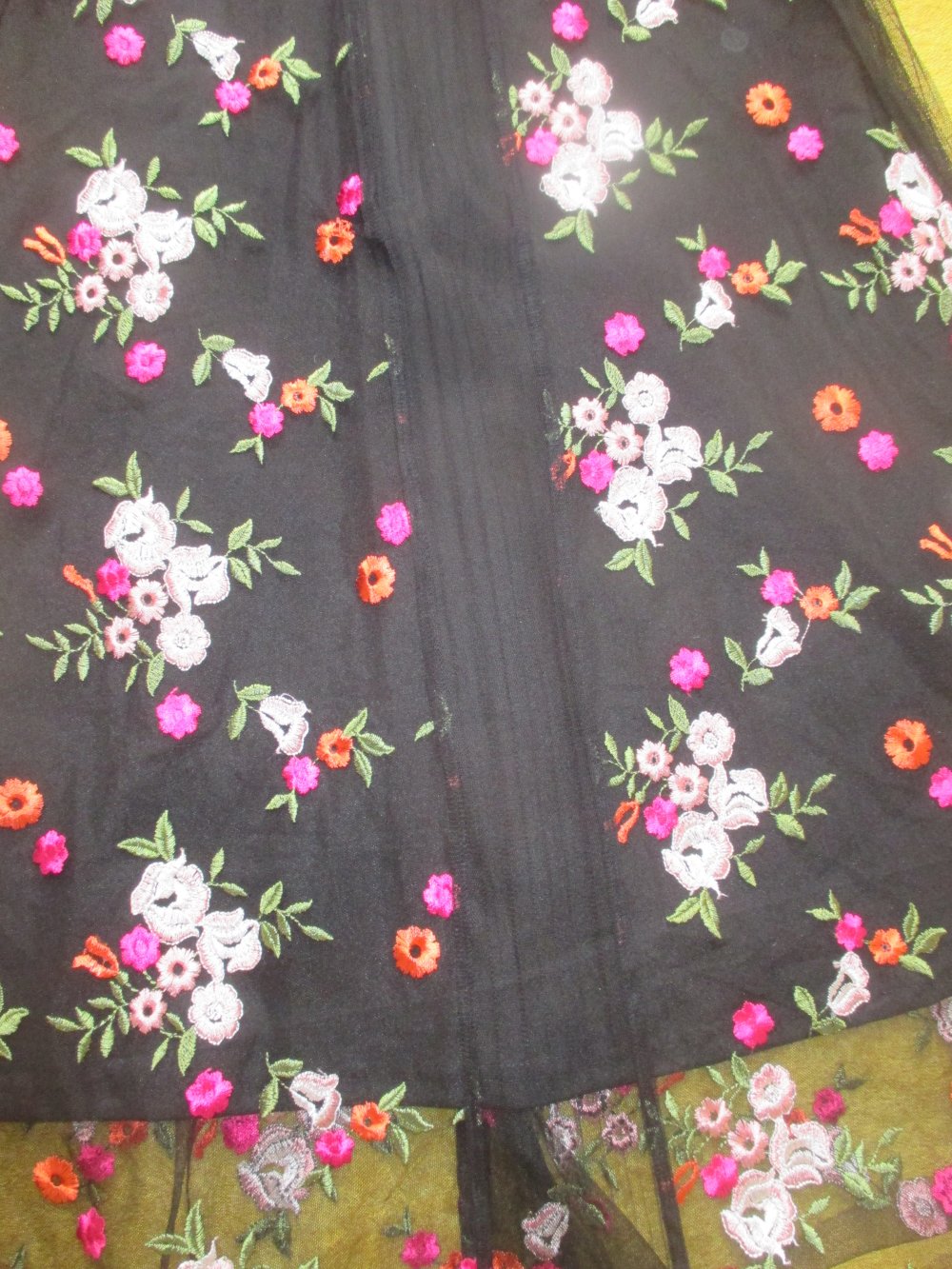  NEU mit Etikett * Blumen * Blüten * Flower * Stickerei * Mesh * Tüll * Kleid 