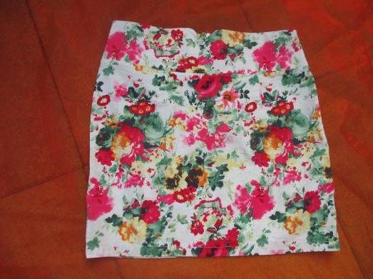  NEU * Edel * Romantik * Rosen * Blüten * Flower- Power * Mini- Rock 